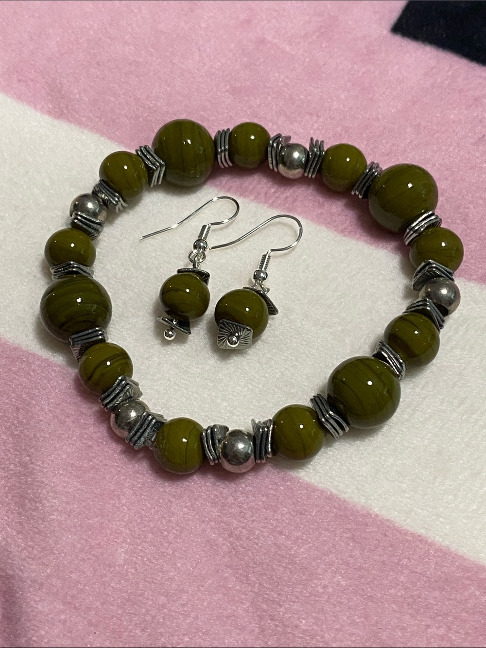 Dark green and silver beaded bracelet!